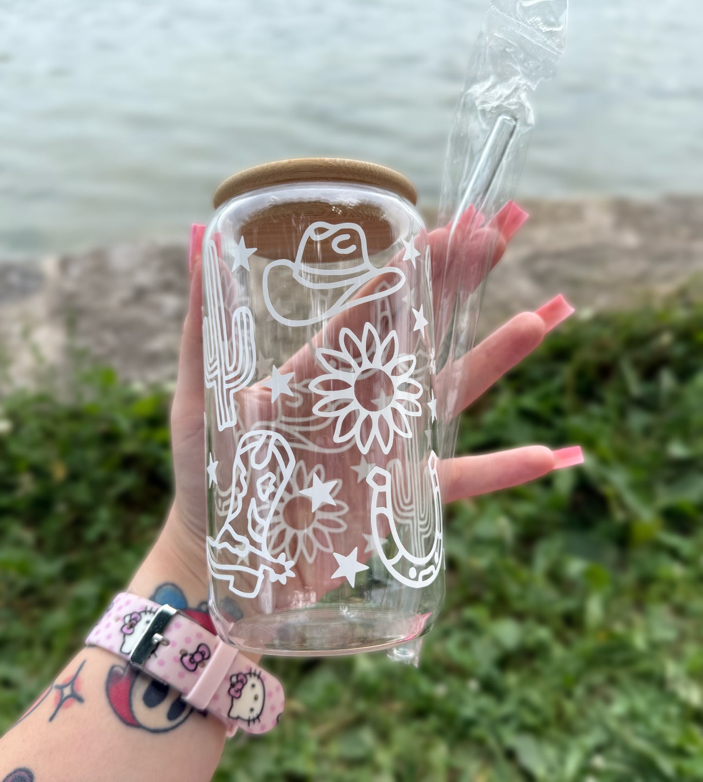 V1 White Yeehaw 16 OZ Glass Tumbler